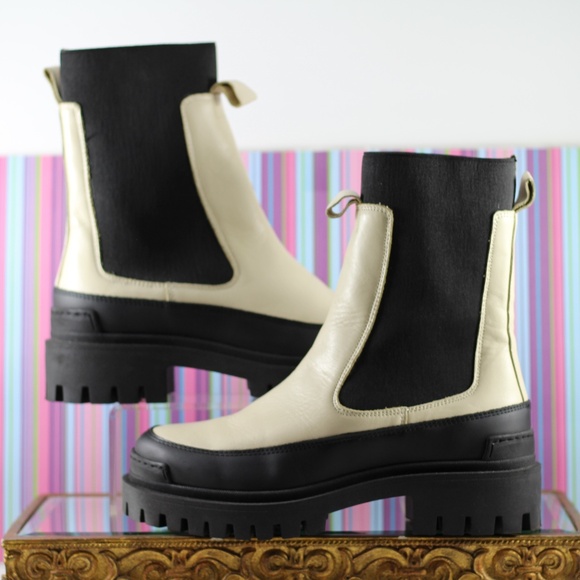 Simons Leather Bootie - Picture 7 of 15